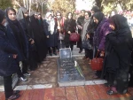 غبار روبی مزار بانوان شهیده  به مناسبت  ایام الله دهه فجر  و  سالروز وفات خانم ام البنین توسط کار کنان ، اساتید و جمعی از دانشجویان  با حضور دکتر رقیه اشرفی  سرپرست آموزشکده فنی و حرفه ای دختران ارومیه  2