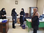اهداء لوح تقدیر توسط سرپرست آموزشکده فنی دختران ارومیه  به کارکنان مرکز به مناسبت ولادت حضرت فاطمه (س) و روز زن  2