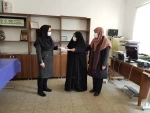 اهداء لوح تقدیر توسط سرپرست آموزشکده فنی دختران ارومیه  به کارکنان مرکز به مناسبت ولادت حضرت فاطمه (س) و روز زن 2