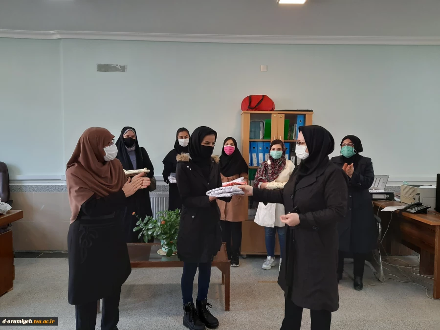 اهداء جوایز و تقدیر از برندگان مسابقات فرهنگی و ورزشی 3