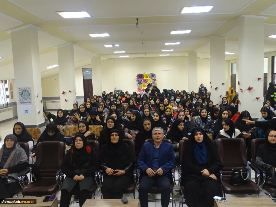 برگزاری مراسم بزرگداشت روز دانشجو و هفته ی پژوهش، با مشارکت معاونت فرهنگی و دانشجویی و معاونت آموزشی پژوهشی و تشکل های دانشجویی و بسیج اساتید آموزشکده فنی و حرفه‌ای دختران ارومیه 14